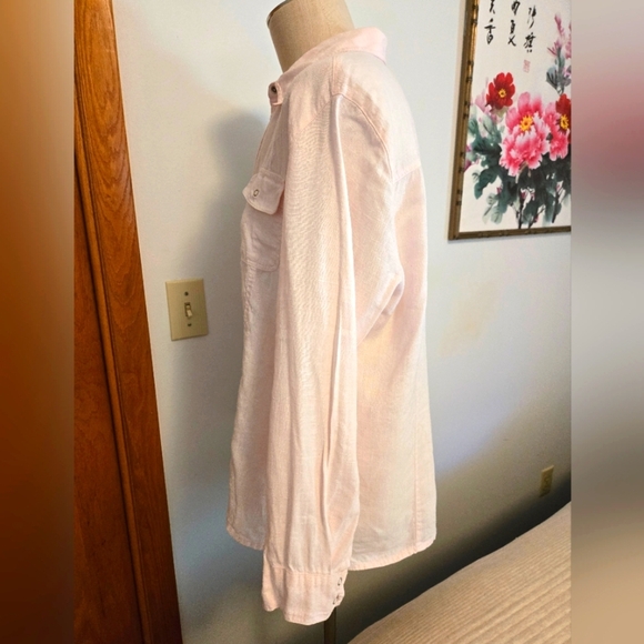 CHICO'S LIGHT PINK 100% LINEN BUTTON-DOWN LONG-SLEEVED W/SNAP BUTTONS. SIZE 2. - Picture 4 of 8